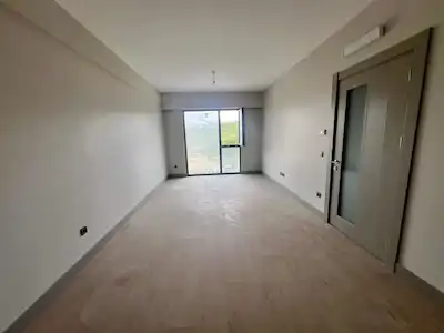 FOREV MODERN VADİ ARNAVUTKÖY’DE SATILIK 2+1 EBEVEYN BANYOLU ŞEREFİYESİ YÜKSEK DAİRE