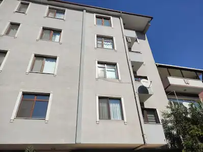 İZMİT ÇUKURBAĞ’DA GÜNEY-DOĞU CEPHELİ 2+1 | 90 M² NET | BALKONLU | ÇATI KAT (4/4)