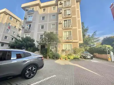 ATAŞEHİR’İN KALBİNDE! URES SİTESİ’NDE METROYA 1 DAKİKA, GENİŞ VE FERAH 2+1 SATILIK DAİRE