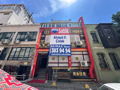 FATİH SULTANAHMET MÜSTAKİL KULLANIMLI 200M2 KOMPLE SATILIK BİNA