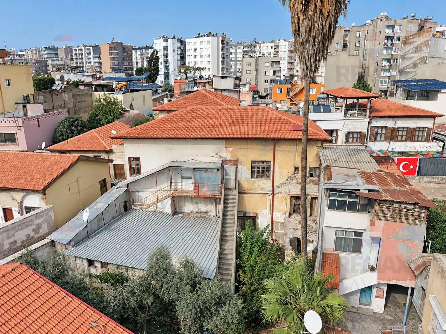 REMAX AVLU'DAN KİREMİTHANE'DE SATILIK ARSA VE MÜSTAKİL EV