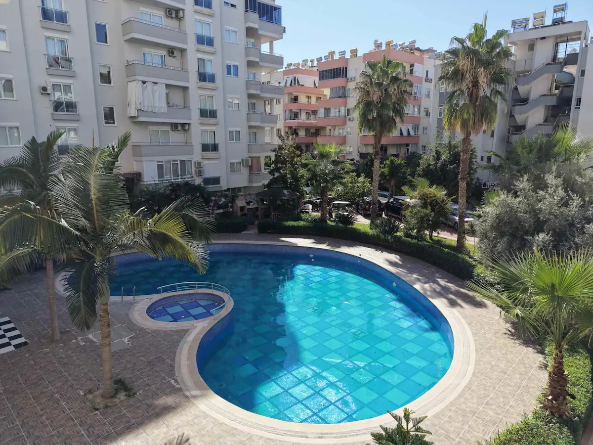 MAHMUTLAR PLATİNUM VİP RESİDENCE 2+1 ODALI EŞYALI FERAH BALKONLU SATILIK DAİRE