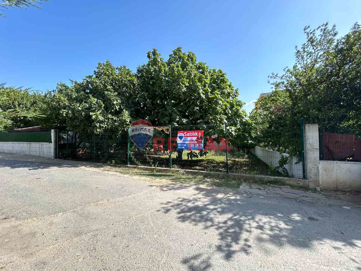 BÜYÜKÇEKMECE KAMİLOBADA E-5'E YAKIN SATILIK 3KAT  KONUT İMARLI ARSA