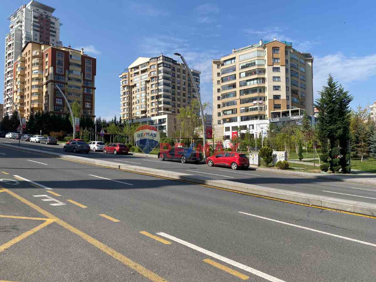 ÇUKURAMBAR KIZILIRMAK MAH. HARİKA KONUMLU CEPHESİ AÇIK PARK MAN. ARA KAT SATILIK