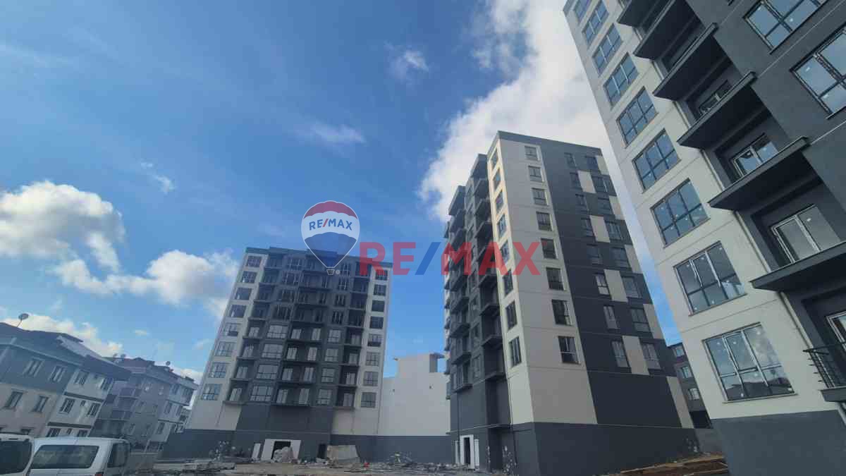 AYTEN KURTULAN'DAN SANCAKTEPE'DE HAVUZLU OTOPARKLI SITEDE SATILIK 3+1 DAIRE