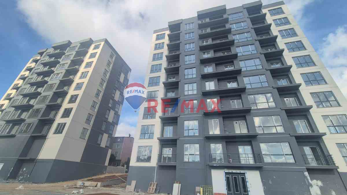 AYTEN KURTULAN'DAN SANCAKTEPE'DE HAVUZLU OTOPARKLI SITEDE SATILIK 3+1 DAIRE