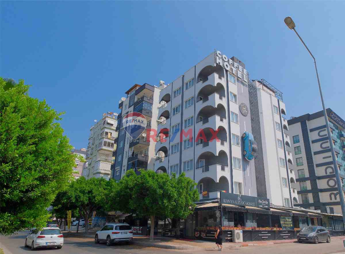 ANTALYA KONYAALTI' NDA PLAJA 500 MT MESAFEDE KIRALIK APART OTEL (KOMPLE BİNA)
