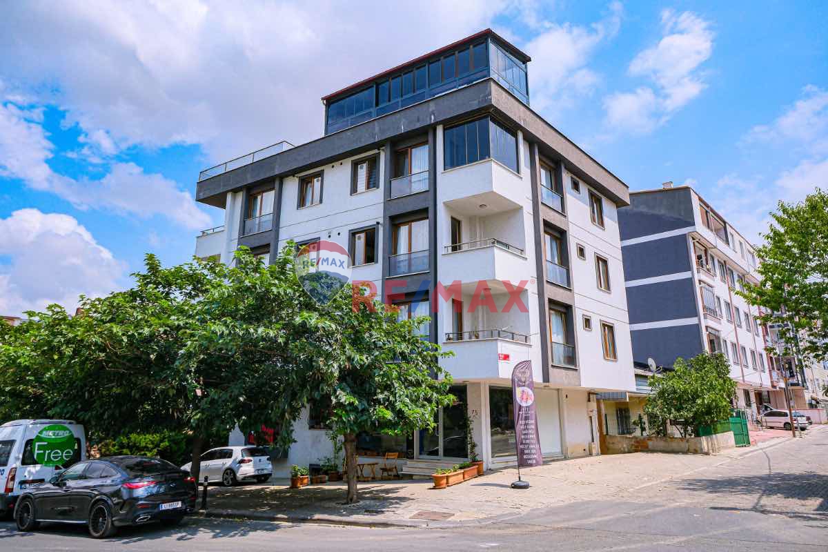 SANCAKTEPE MERKEZİ KONUM GENÇ BİNADA SATILIK 2+1 ARAKAT DAİRE
