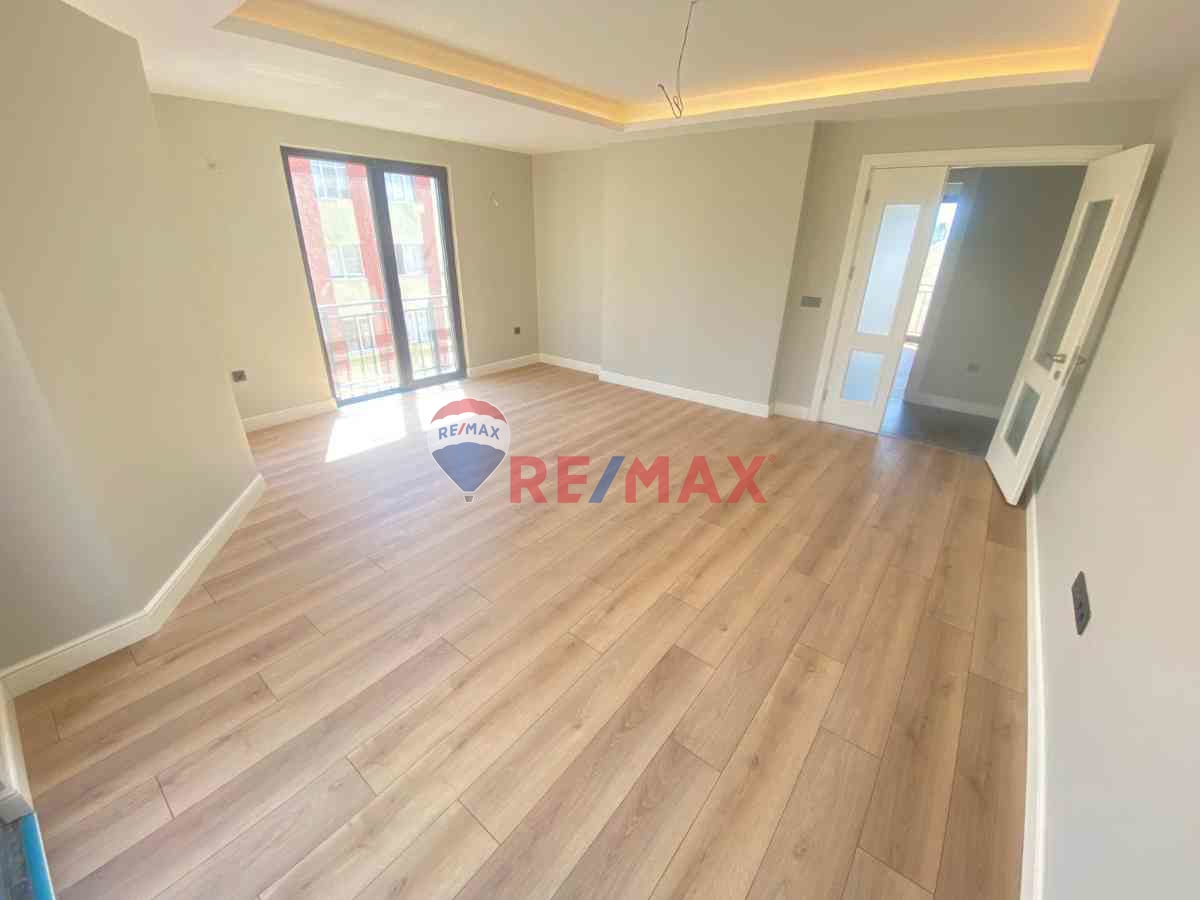 KARTAL KARLIKTEPE MH DE EBEVEYN BANYOLU GENİŞ KİRALIK 2+1 DAİRE