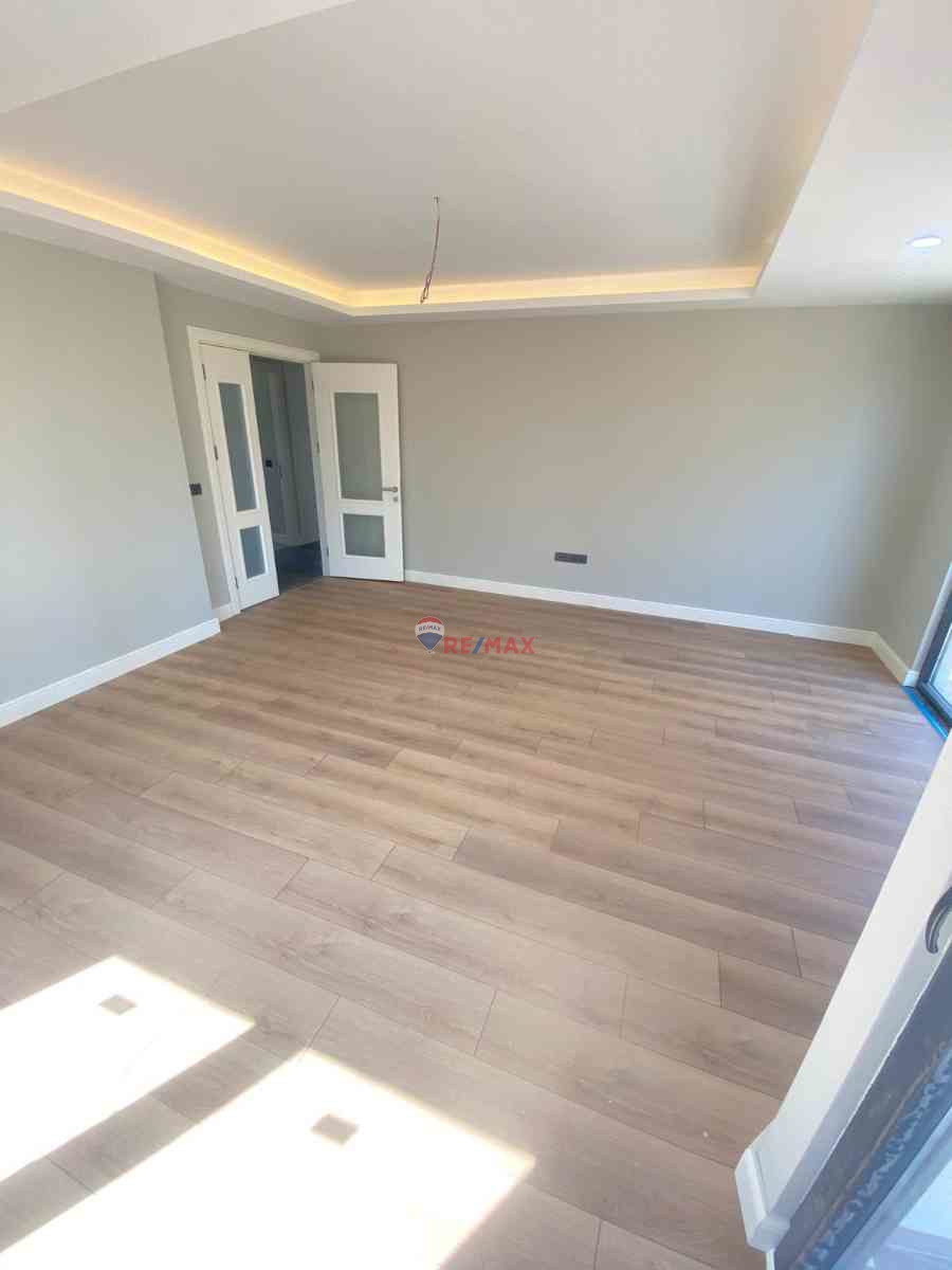 KARTAL KARLIKTEPE MH DE EBEVEYN BANYOLU GENİŞ KİRALIK 2+1 DAİRE