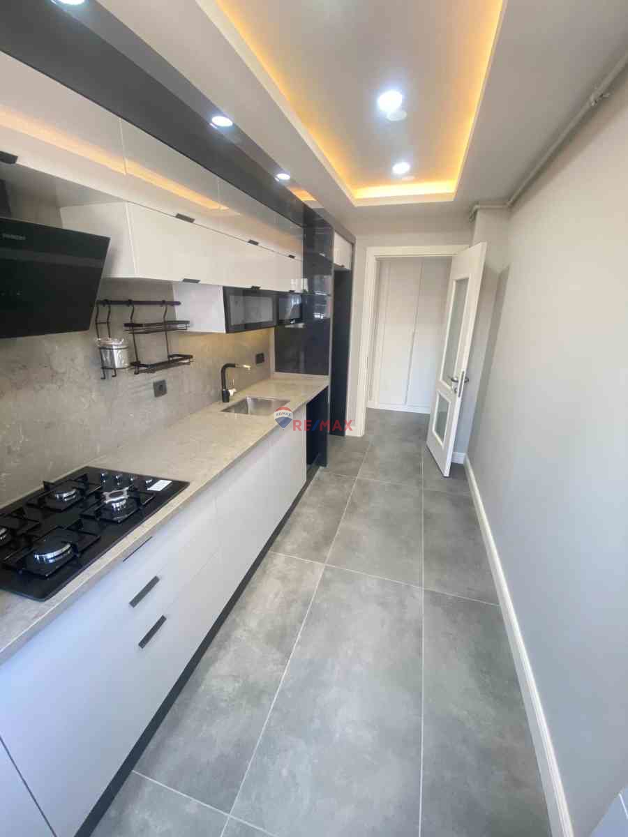 KARTAL KARLIKTEPE MH DE EBEVEYN BANYOLU GENİŞ KİRALIK 2+1 DAİRE