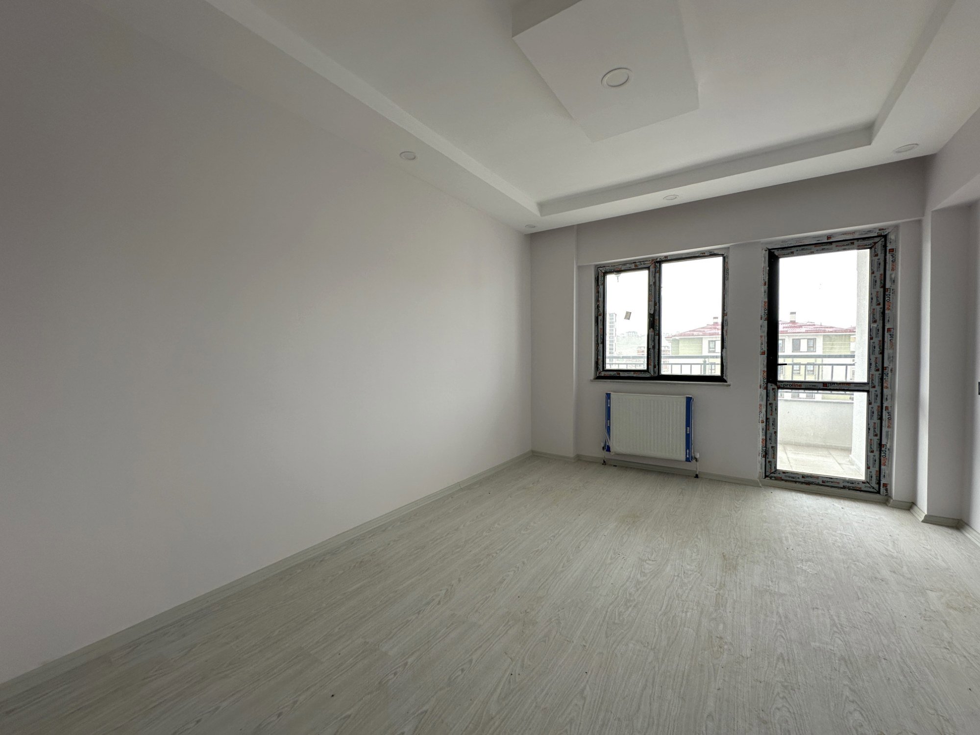 REMAX CENTRAL'DAN TUZLUGÖL MAH.'DE 3+1 SIFIR LÜX ARAKAT DAİRE