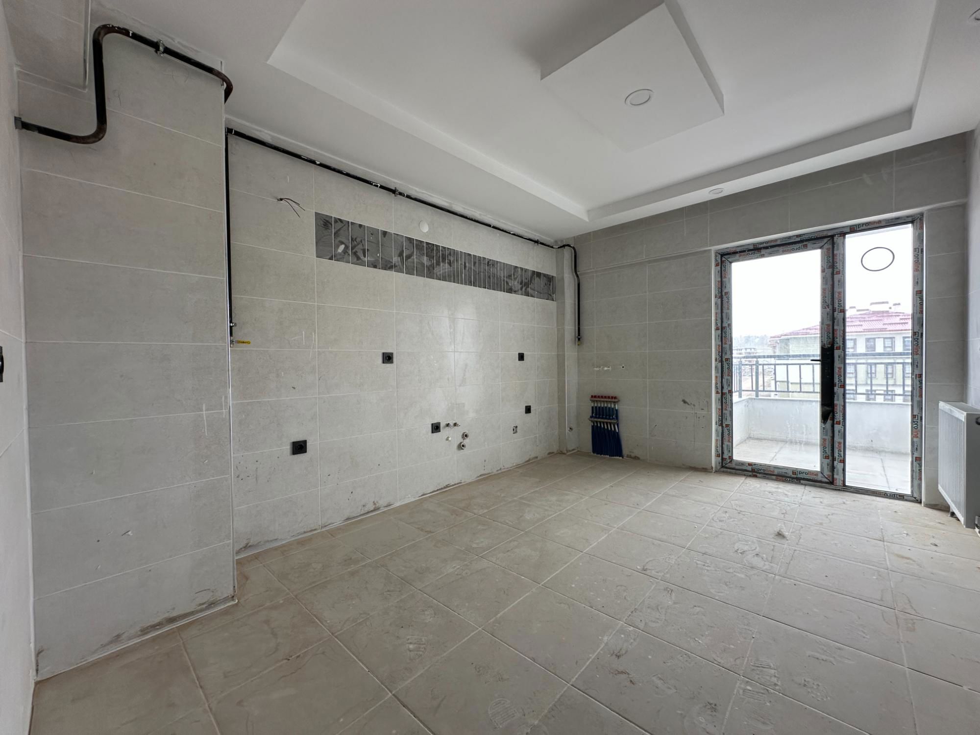 REMAX CENTRAL'DAN TUZLUGÖL MAH.'DE 3+1 SIFIR LÜX ARAKAT DAİRE