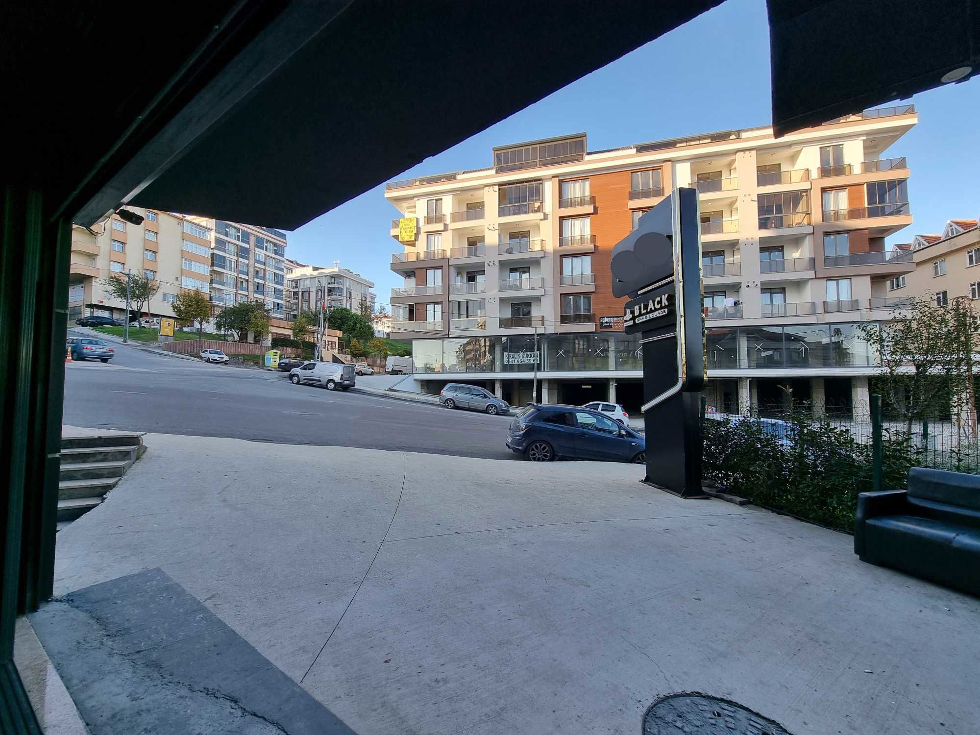 KAVAKLI İSTANBUL CAD.DESİNE 25MT CEPHELİ SATILIK DÜKKAN