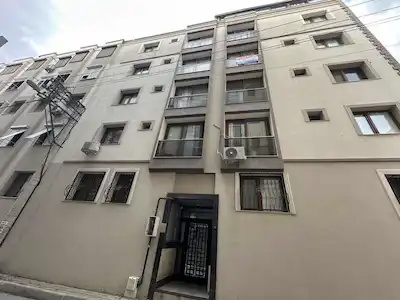 İZMİR KARŞIYAKA ŞEMİKLER’DE  SATILIK 2+1DAİRE