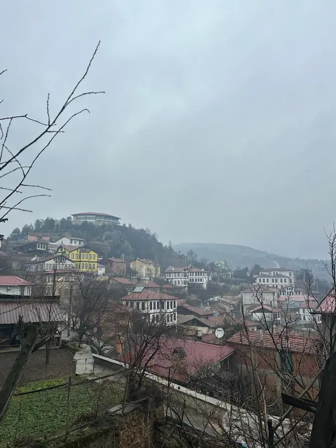 KASTAMONU MERKEZ’DE KALEYE 100 METRE MESAFEDE 847 M² EMSALSIZ ARSA