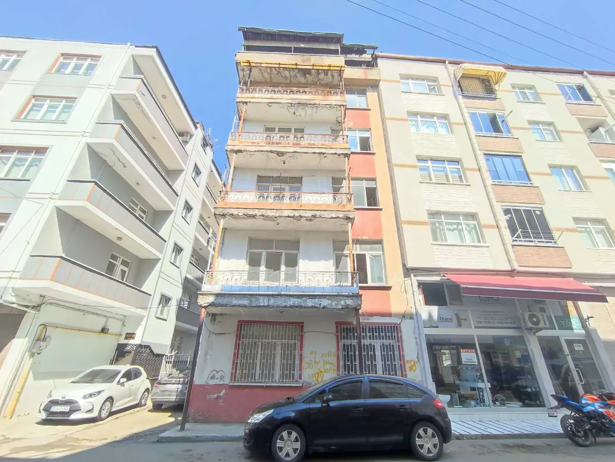 REMAX PARLA’DAN CEDİT MAHALLESİNDE SATILIK ARSA
