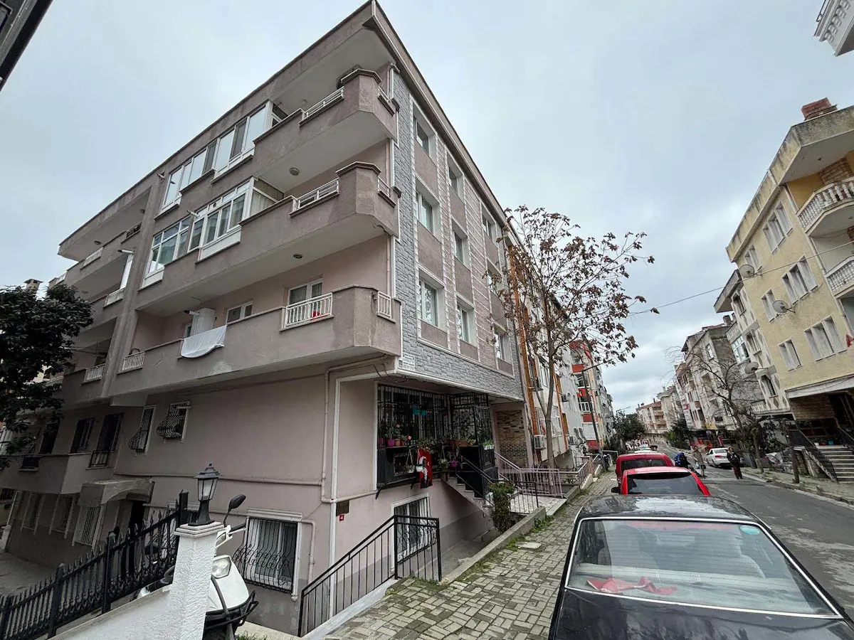 REMAX TOPRAK'TAN AVCILAR DENIZKÖŞKLER'DE SATILIK 3+1 DAIRE