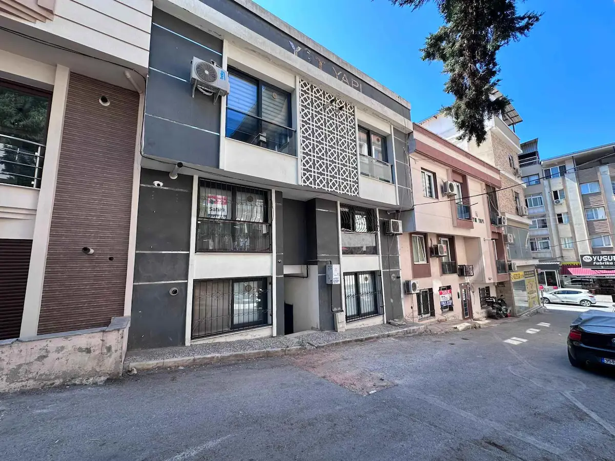 BUCA ATATÜRK MH. ARAKAT  EŞYALI DOĞALGAZ SATILIK 1+1
