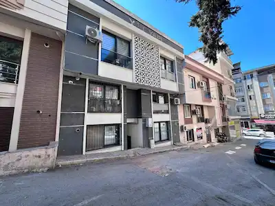 BUCA ATATÜRK MH. ARAKAT EŞYALI DOĞALGAZ SATILIK 1+1