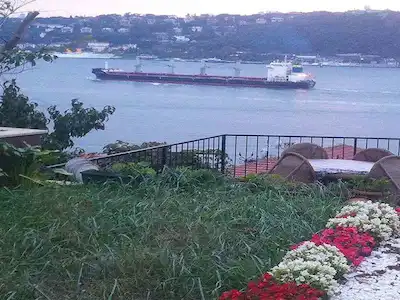 REMAX ANI 'DAN ÇENGELKÖY 'DE BOĞAZ MANZARALI BAHÇE KATI KİRALIK 3+1 DAİRE