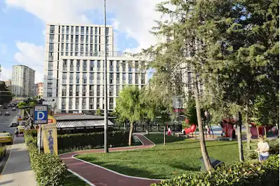 ÜMRANİYE TATLISU MAH. QUATTRO İSTANBUL SİTESİNDE 2+1 SATILIK DAİRE