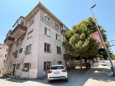 YEŞİLKÖY HAVUZLU KAVŞAĞI ÜZERİNDE KİRALIK 1+1 OFİS