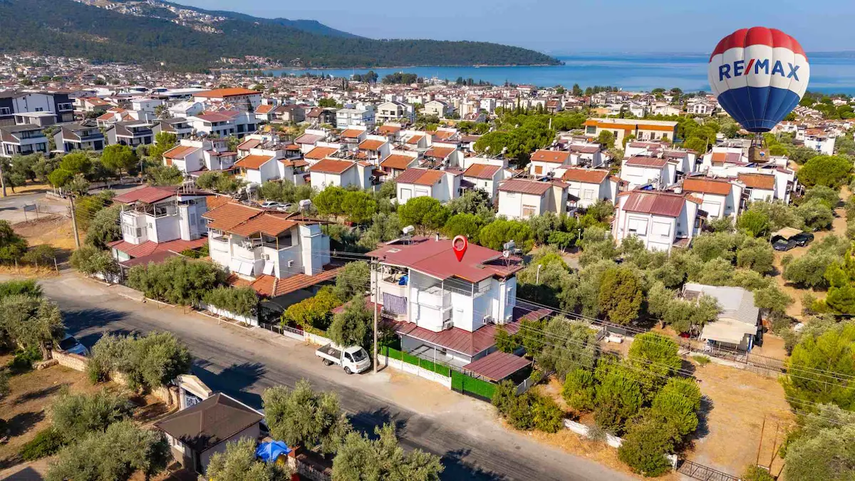 DİDİM AKBÜK’TE OKULLARA VE DENIZE YÜRÜME MESAFESINDE EŞYALI VILLA