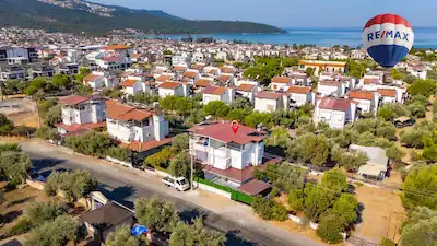DİDİM AKBÜK’TE OKULLARA VE DENIZE YÜRÜME MESAFESINDE EŞYALI VILLA