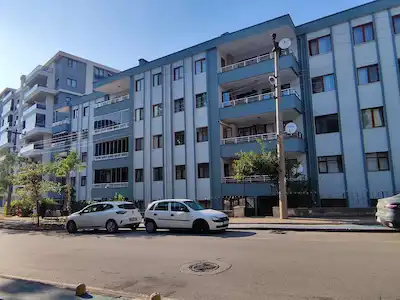 REMAX BEYAZ NURKENT SITESI KONAKTA CADDE ÜZERINDE 3+1 DAIRE