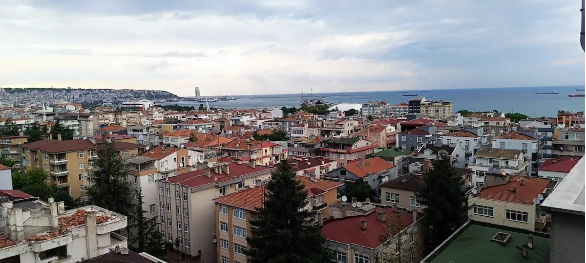 İLKADIM 56'LARDA DENIZ MANZARALI SIFIR SATILIK 2+1 DAIRE & OFIS