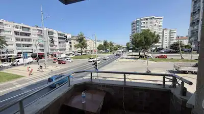 DENIZEVLERI IŞIKLARINA CEPHE PRESTİJLİ KONUMDA 4+1 OFIS