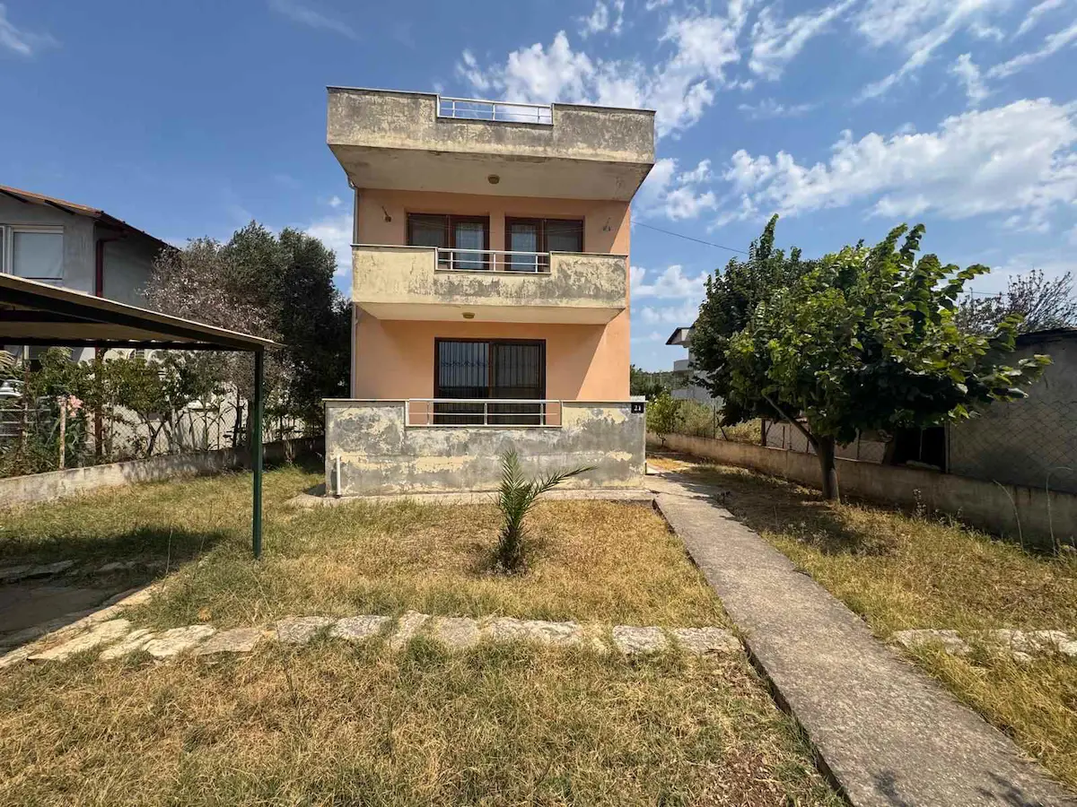URLA İÇMELER’DE MÜSTAKIL BAHÇELI DUBLEKS VILLA