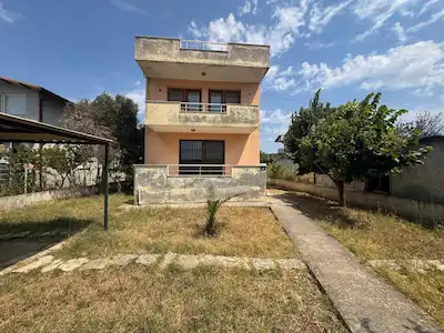 URLA İÇMELER’DE MÜSTAKIL BAHÇELI DUBLEKS VILLA
