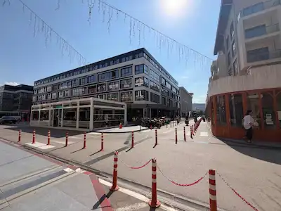 REMAX MAVİ'DEN CADDE 54 AVM DE 1+0 EŞYALI KİRALIK DAİRE