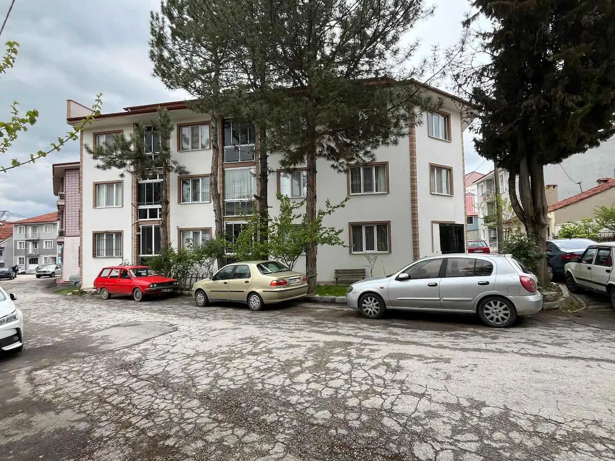 KÜTAHYA GEDIZ GAZIKEMAL MAHALLESI EŞYALI SATILIK 2+1 DAIRE