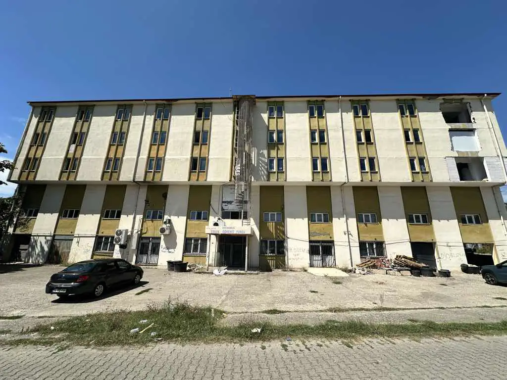 SAKARYA HENDEK MERKEZDE FIRSAT SATILIK KOMPLE BINA