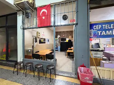 RE/MAX MAVİ'DEN KATLI PAZAR YANI PASAJ İÇİNDE SATILIK DÜKKAN