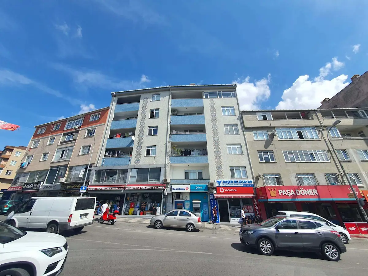 BAŞIBÜYÜK MERKEZDE | DENİZ MANZARALI | 135 M² | CADDE ÜZERİ 3+1 KİRALIK