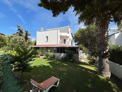 ÇEŞME OBA KENT’TE 4+1, 3 BANYOLU, ŞÖMİNELİ SATILIK VİLLA
