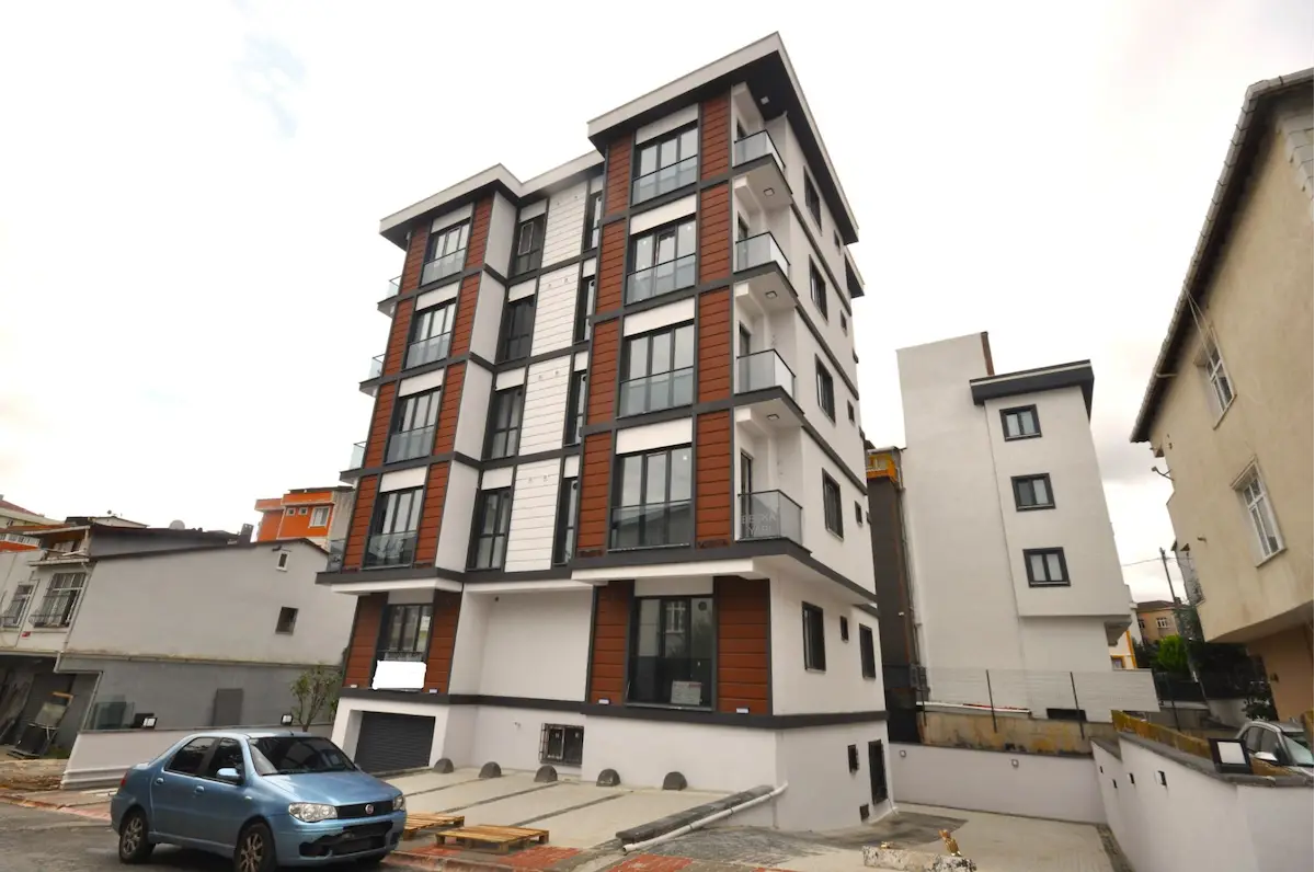 ÜMRANİYE NECİP FAZILDA METROYA YAKIN OTOPARKLI SIFIR 1+1 3