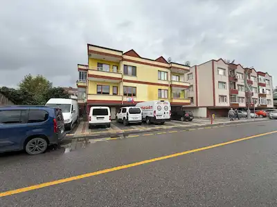 ADAPAZARI ORTA MAHALLE’DE ŞEHRİN MERKEZİNDE, KONFORLU VE ELİT 3+1  KİRALIK DAİRE
