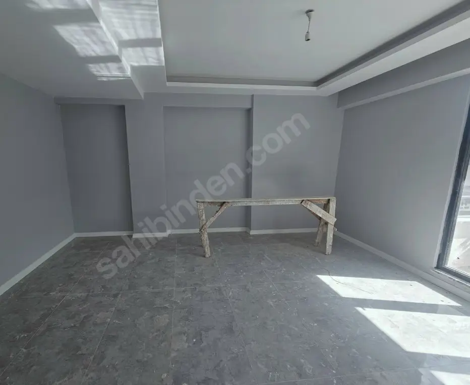 REMAX MYRADAN ARAKAT MERKEZİ KONUMDA HAVUZLU 2+1 DAİRE