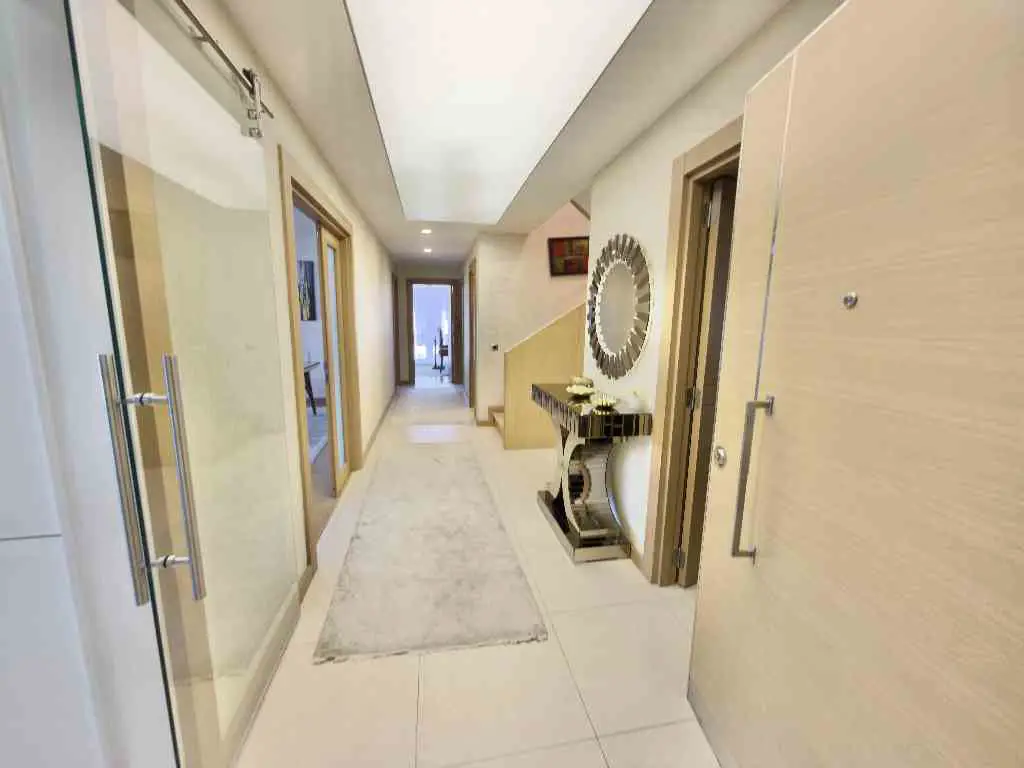 AVCILAR’DA SİTE İÇİNDE 5+1 | 275 M² NET | 4. KAT (SON KAT) | DOĞU-GÜNEY CEPHE 3