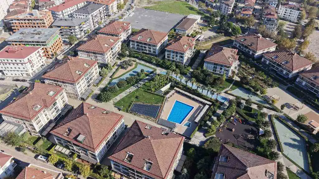 AVCILAR’DA SİTE İÇİNDE 5+1 | 275 M² NET | 4. KAT (SON KAT) | DOĞU-GÜNEY CEPHE 2