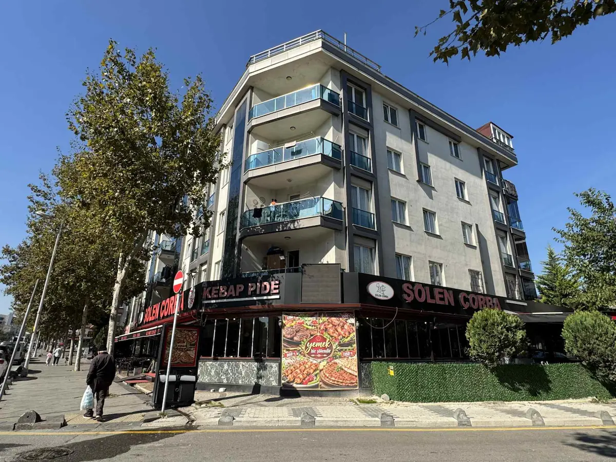 SANCAKTEPE ATATÜRK CADDESI ÜSTÜ 4 ODA 2 SALON TERASLI BALKONLU DUBLEKS
