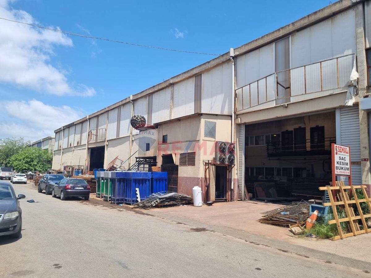DUDULLU OSB DES SANAYİ SİTESİ 400 m2 TABAN CEPHELİ FIRSAT DÜKKAN