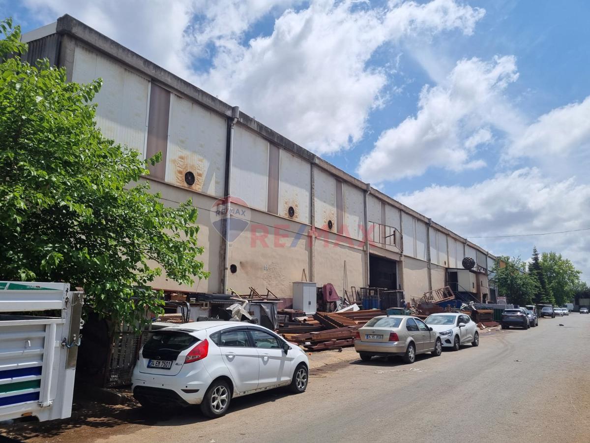 DUDULLU OSB DES SANAYİ SİTESİ 400 m2 TABAN CEPHELİ FIRSAT DÜKKAN