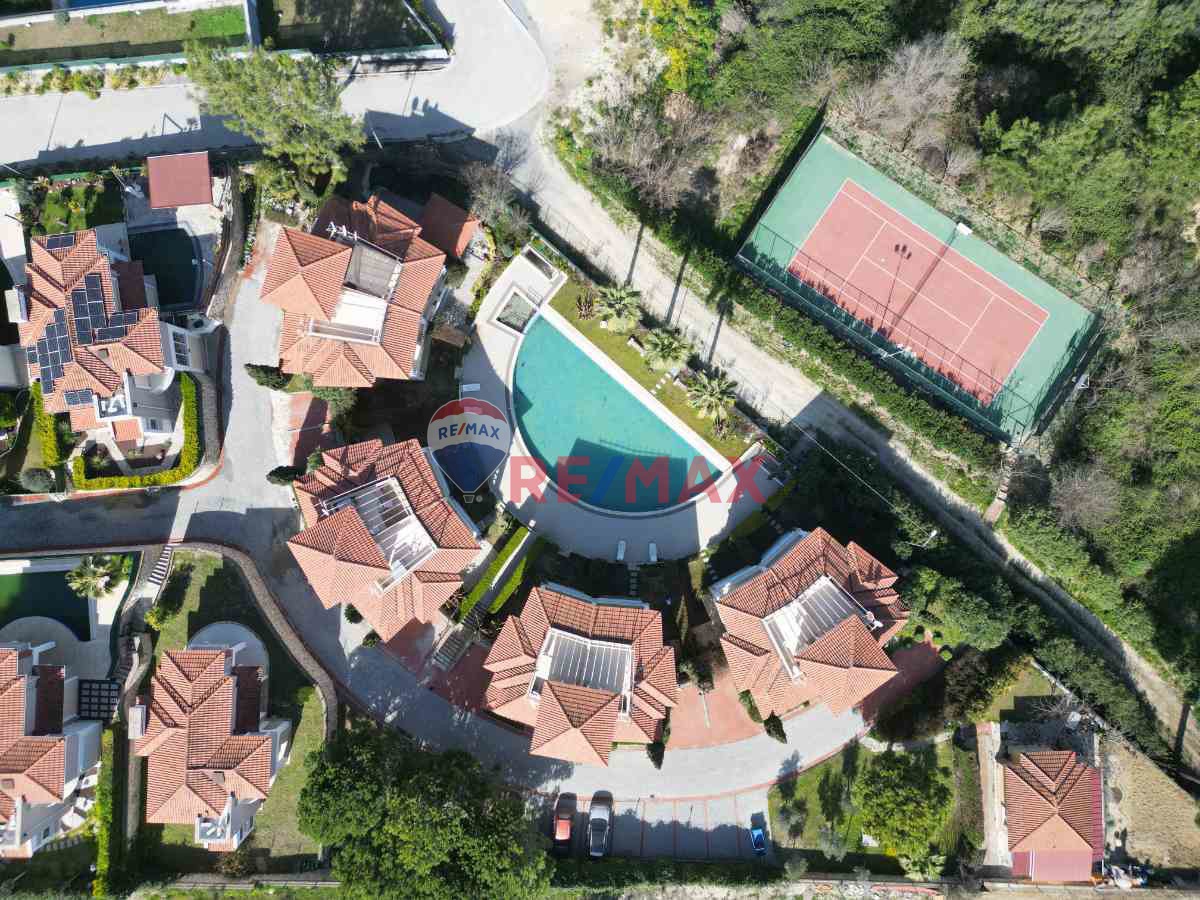 KUŞADASI SOĞUCAK AEGEAN BREAZE SİTESİNDE DENİZ MANZARALI 3+1 SATILIK VİLLA