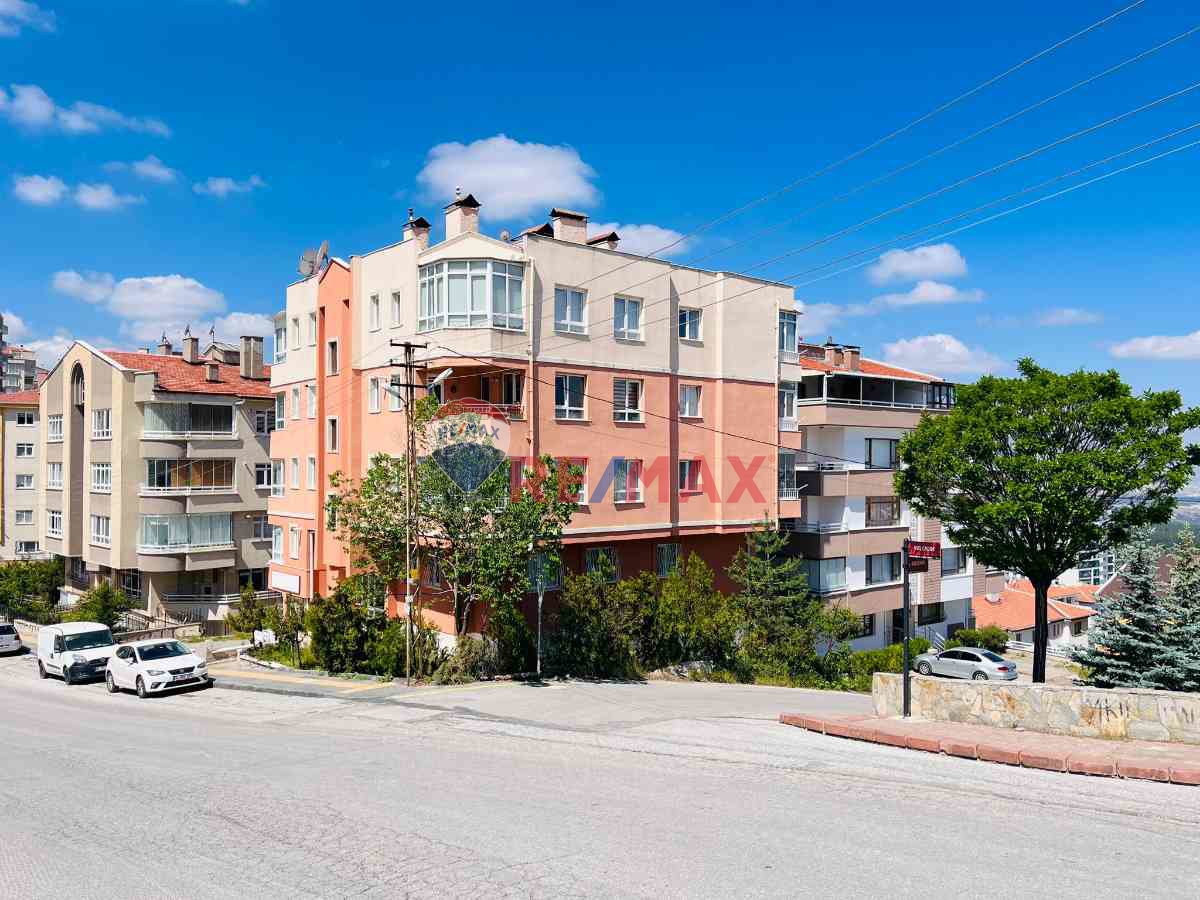 DİKMEN KEKLİK PINARI'NDA 3+1 ARA KAT 3 CEPHE LÜKS DAİRE